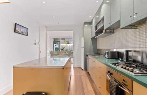 South Yarra House | Villa Argo |Courtyard|800m Chapel St *Free1Night*