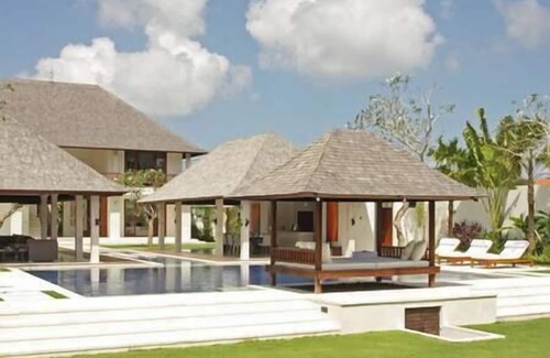 Batu Bolong Villa | Villa Asante by Elite Havens