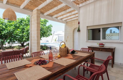 San Pietro in Bevagna Villa | Villa at the two fig trees with pool San Pietro in Bevagna