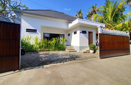 Kayu Putih Villa | Villa Ataya