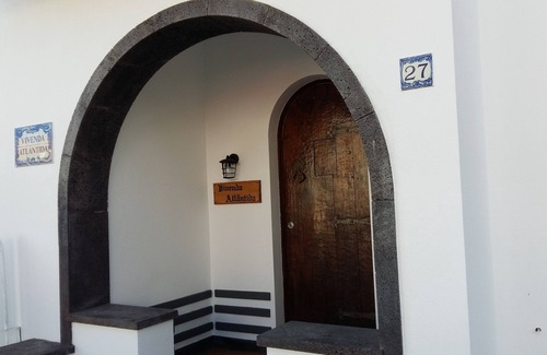 Ponta Delgada Villa | Villa Atlântida - Downtown Ponta Delgada - Free Wifi