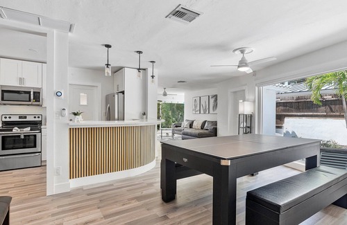 Lauderdale Beach Villa | ※ Villa Atlantico ※ 3BR Beach house with a pool and a game-room