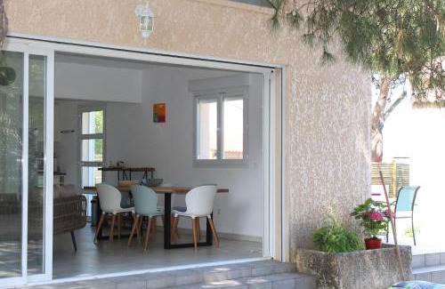 Moriani-Plage House | Villa au bord de mer, avec vue mer et accès plage