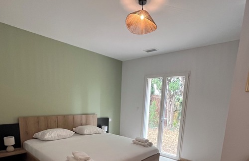 Graveson Villa | Villa au Calme, Climatisée, Piscine, Spa, Entre Saint Rémy & Avignon