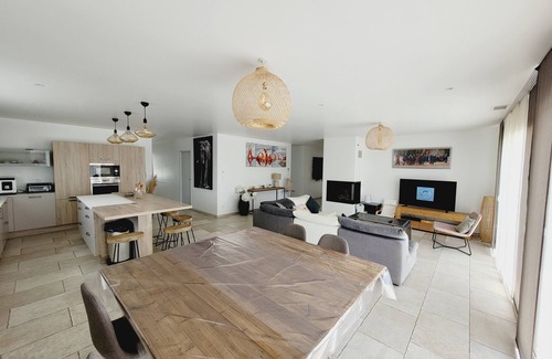 Lespignan Villa | Villa Augustine, single storey villa, 15 minutes from the sea