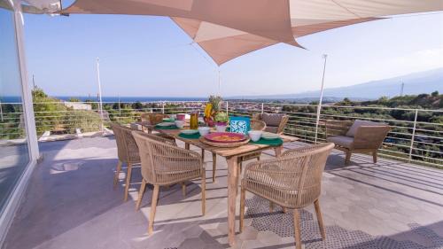 Giardini Naxos Villa | Villa Aura 6, Emma Villas