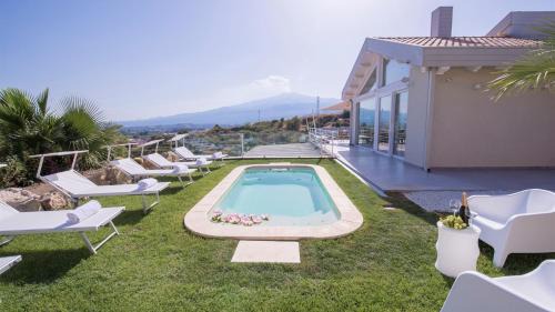 Giardini Naxos Villa | Villa Aura 6, Emma Villas