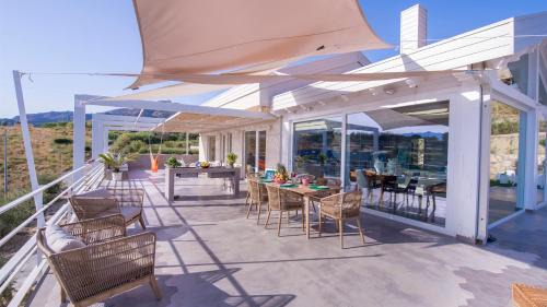 Giardini Naxos Villa | Villa Aura 6, Emma Villas