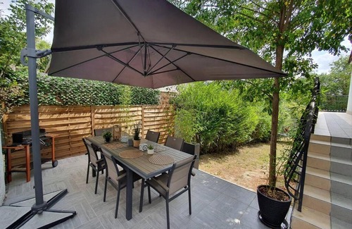 Auxerre Villa | Villa Auxerre luxe Piscine Intérieure proche Paris sans Vis-à-vis