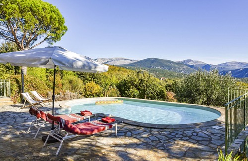 Mons House | Villa Avec Piscine au Calme Bénéficiant D'une vue Panoramique mer et Montagne