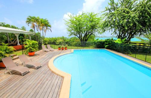 Le Robert Villa | Villa avec piscine et vue mer (MQRO08)