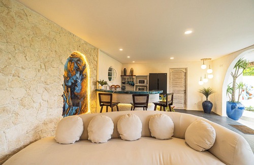 Ungasan Villa | Villa Azur - A Mediterranean touch in the heart of Bali, 20 minutes from the beach