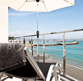 Villeneuve Loubet Beach Hotel | Villa Azur