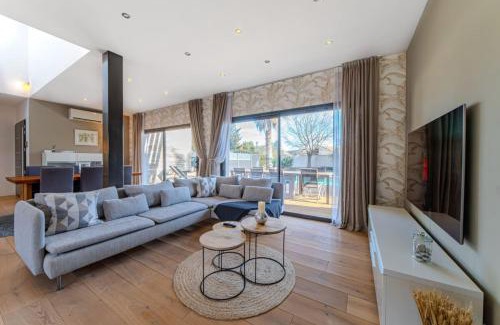 Castelnau-le-Lez Villa | Villa Azurea - At the gates of Montpellier - 10 p