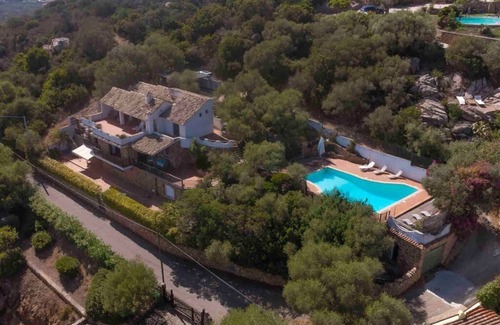 Porto Istana Villa | Villa Azzurra | Piscina e parcheggio privato