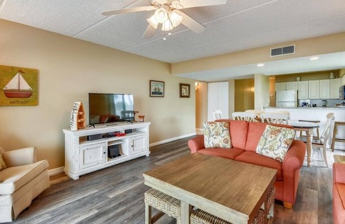 East End Villa | Villa B-2 - Beach Front, Community Pool, Center Of The Island!