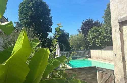 Groslee-Saint-Benoit Villa | Villa Bacchus at the water's edge, heated pool