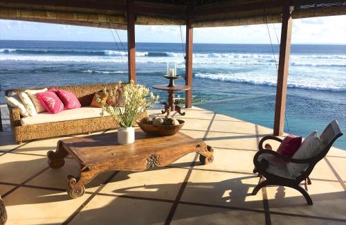 Mushroom Bay Villa | Villa Bahagia