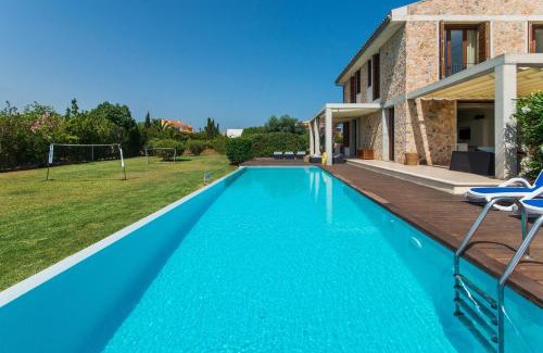 es Bacares Villa | Villa Barcares Gran for 10, pool, gym and close to beach