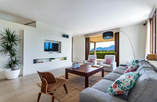 es Bacares Villa | Villa Barcares Gran for 10, pool, gym and close to beach