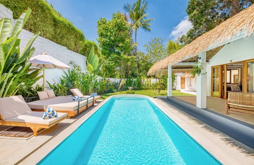 Central Seminyak Villa | Villa Barcelona - 5BDR, lush garden, private pool