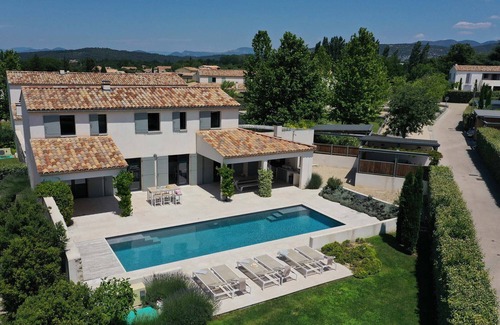 Malaucene Villa | Villa Beaumont – Luxury holiday villa in Malaucène with heated pool and Mont Ventoux views