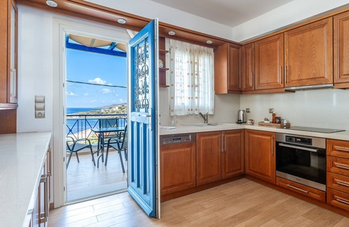 Mpatsi Villa | Villa 'Bebas Villas 1' with Sea View, Wi-Fi and Air Conditioning