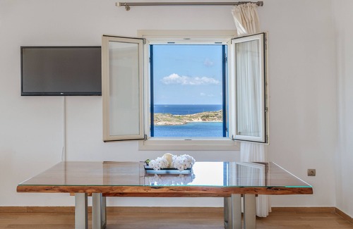 Mpatsi Villa | Villa 'Bebas Villas 1' with Sea View, Wi-Fi and Air Conditioning