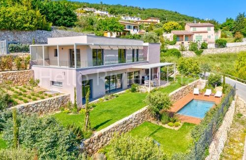 Tourrettes-sur-Loup Villa | Villa Bel Air neuve, piscine, vue mer