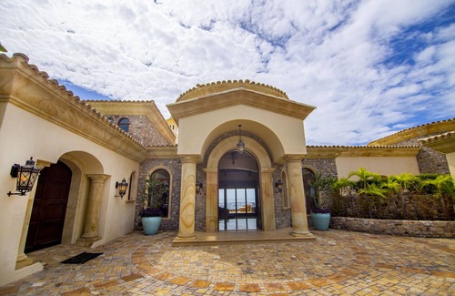Buzzards Villa | Villa Bella Laura , the perfect blend of privacy and luxury!