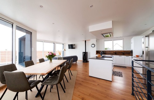 Le Treport House | Villa Belle Vue - family-friendly and spacious