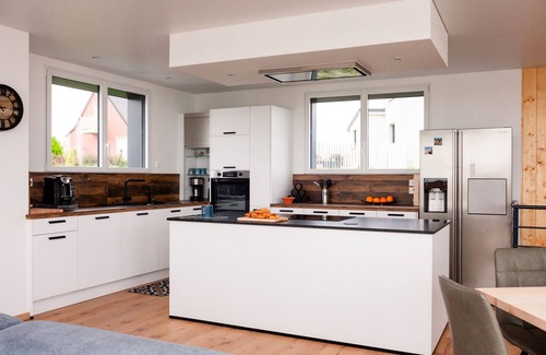 Le Treport House | Villa Belle Vue - family-friendly and spacious