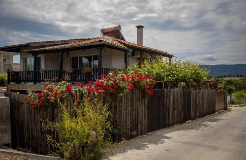 Lozenets House | Villa Beni - 4 Bedroom Private House by Flаt Manаger