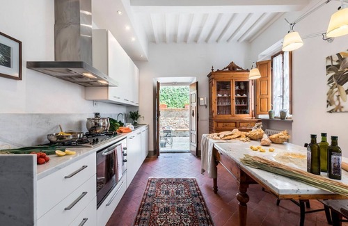 Massa e Cozzile Villa | Villa Bernardino - Five Bedroom Villa, Sleeps 12