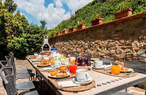 Massa e Cozzile Villa | Villa Bernardino - Five Bedroom Villa, Sleeps 12