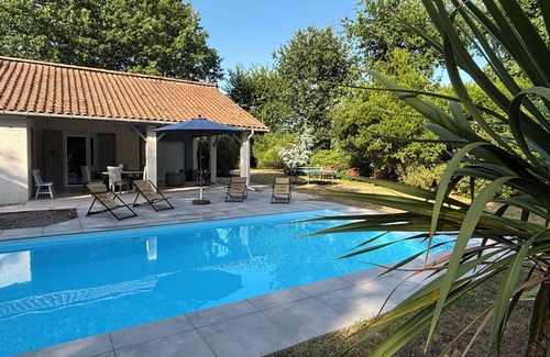 Grayan-Et-L'Hopital Villa | Villa between land and ocean