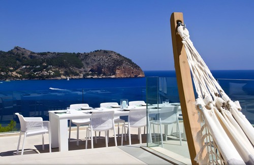 Balearic Islands Villa | Villa 'Blanca' with Sea View, Wi-Fi and Air Conditioning