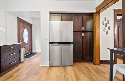 Erie House | Villa Blanca - Your In-Town Stay in Erie - Fully Equipped 4 Bedroom/2 Bath Home.