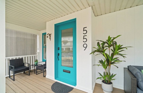 Erie House | Villa Blanca - Your In-Town Stay in Erie - Fully Equipped 4 Bedroom/2 Bath Home.