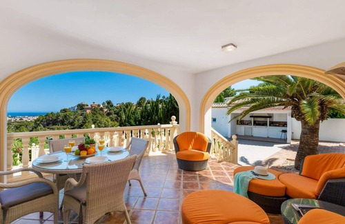 Empedrola Villa | Villa Blasco - PlusHolidays