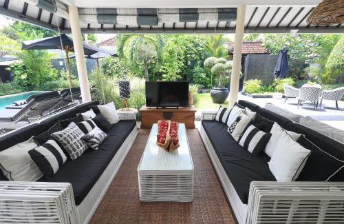 Drupadi Villa | Villa Bloom 1 - 4 bedrooms, 4 bathrooms, private pool close to the beach