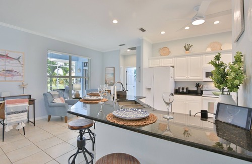 Heron's Watch House | Villa Blue Lagoon - Private Heated Pool & Less Than 10 Minutes to Anna Maria