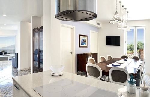 Sorrento Historic Centre Villa | VILLA BLUMARINE - Six Bedroom Villa, Sleeps 12