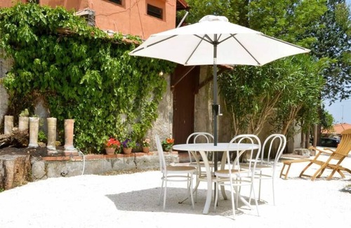 Viagrande Apartment | Villa Bonaccorso - The Cottage "Bougainville"