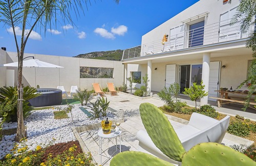 Alcamo Villa | Villa Bonifato amazing view of the countryside accommodation for tourist use
