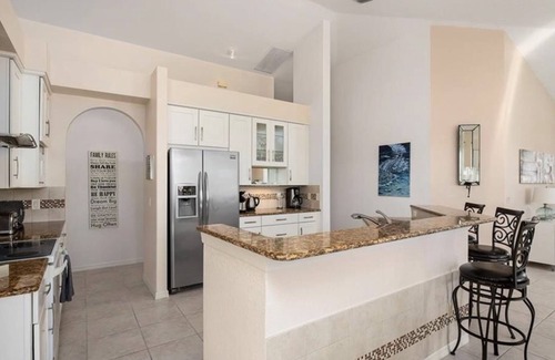 Bonita Springs Villa | Villa Bonita Springs! Gated community! 3 min to beach, golf course view, pool!