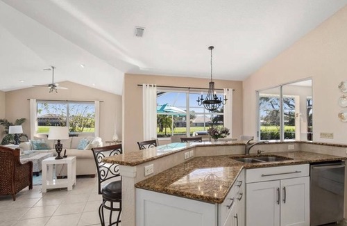 Bonita Springs Villa | Villa Bonita Springs! Gated community! 3 min to beach, golf course view, pool!