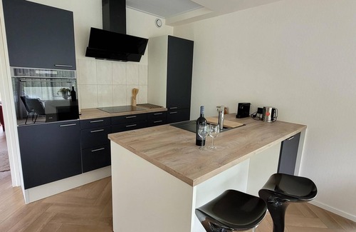 Gasselte House | Villa Bosanemoon is beautifully situated on Holiday Park the Kremmer. This modern vacation villa is located within walking distance of 't Nije Hemelriek. Suitable for six persons, with three bedrooms and two bathrooms.