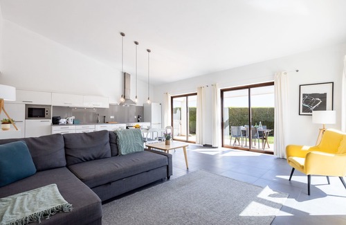 Sagres Villa | Villa Botelha with private garden and pool
