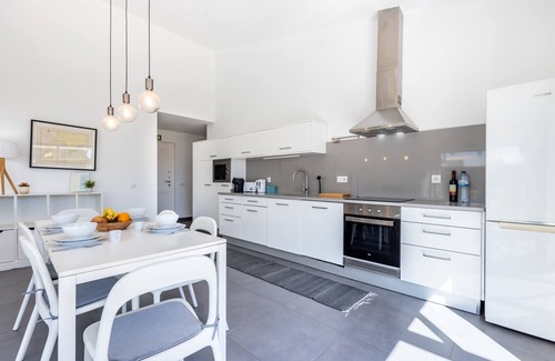 Sagres Villa | Villa Botelha with private garden and pool